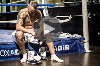 Isaac Real Chaca en el DiR realizando clase de boxeo